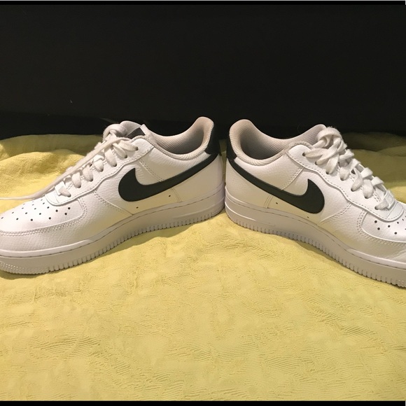 black and white nike air forces - Picture 2 of 3